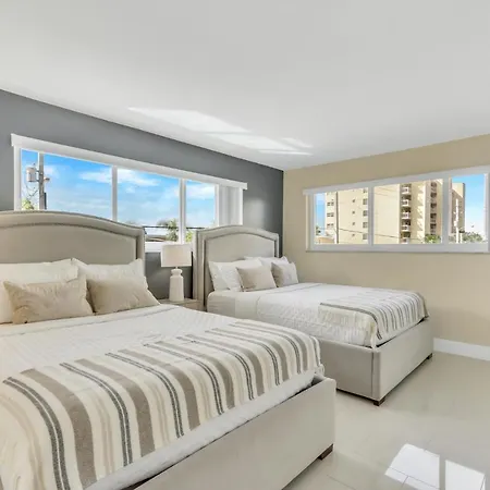 Sunny Pompano Beach With Pool Access
